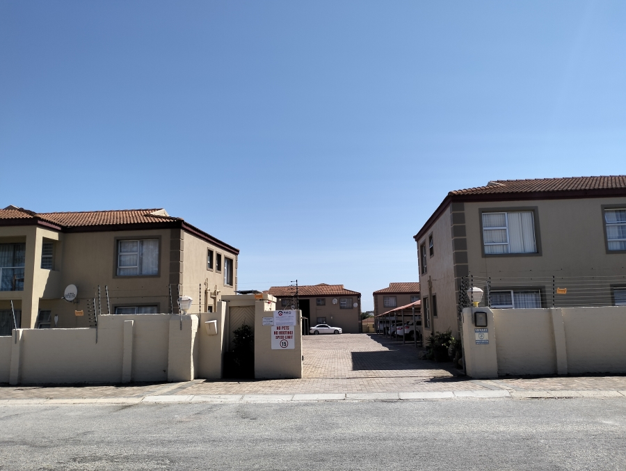 To Let 3 Bedroom Property for Rent in Wavecrest Eastern Cape